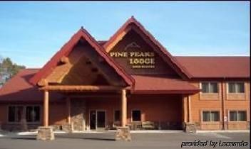 Pine Peaks Lodge & Suites Cross Lake Dış mekan fotoğraf
