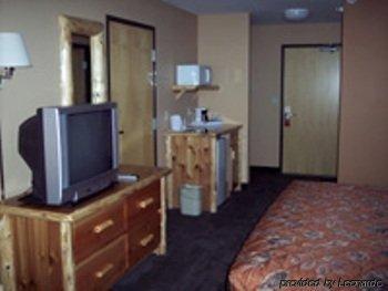 Pine Peaks Lodge & Suites Cross Lake Dış mekan fotoğraf