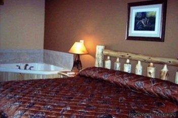 Pine Peaks Lodge & Suites Cross Lake Oda fotoğraf
